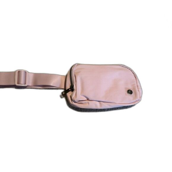 Belt Crossbody Bag Halara Multiple Pockets and Adjustable Strap - Picture 5 of 6